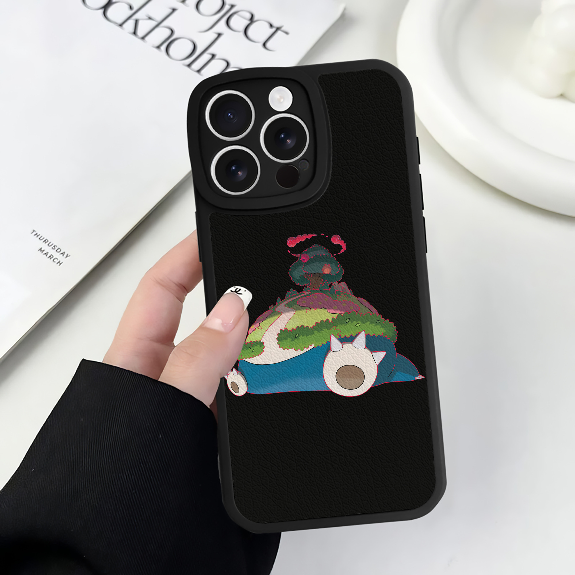 （画像用） ポケットモンスター Pokémon 【iPhone 16シリーズ対応】シリコンスマホケース（レザー調） 材質：シリコン